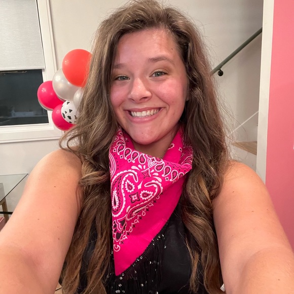 Meet your Posher, Belle - Picture 2 of 3